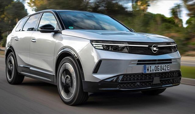 Uşak'ta sıfır kilometre satışı yapılan Opel'in hedeflerini açıkladılar