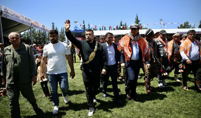 3. Mustafa Kiremitli Yağlı Güreşleri'nde başpehlivanlığı Feyzullah Aktürk'ün oldu!