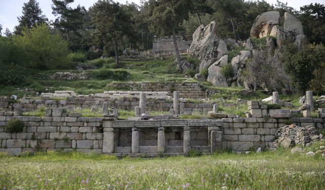 Labraunda Antik Kenti'nin gizlenen duvarları ortaya çıkmaya başladı
