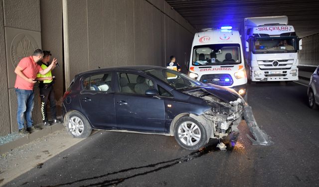 Turgutlu'da alt geçitte trafik kazası; 5 yaralı!