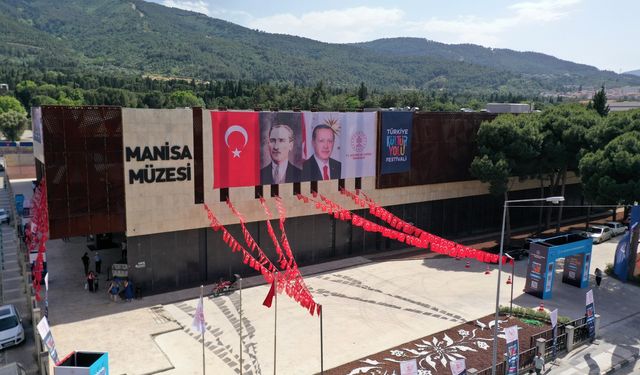 Uşak ve çevre illerden yoğun ilgi gören Manisa Müzesi yeniden misafir kabul ediyor!
