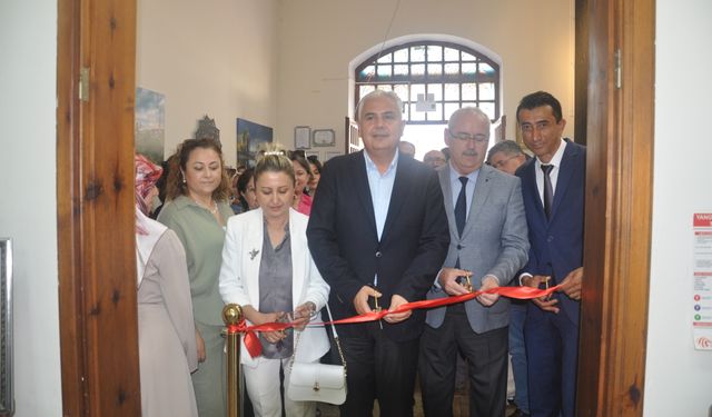 Ödemiş'te halk eğitimi kursunda yapılanlar sergilendi