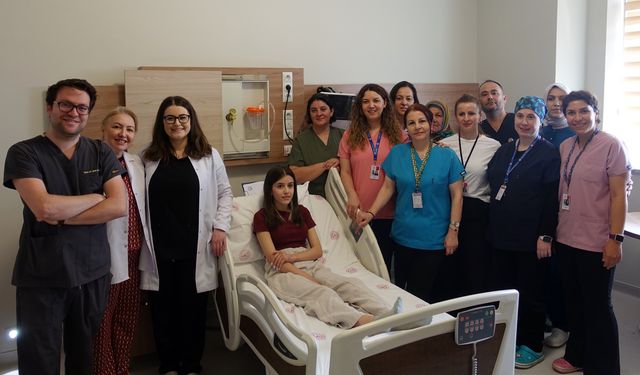 15 yaşındaki genç Zeynep bacağı kesilmeden sağlığına kavuştu!