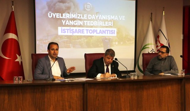 İzmir'de yanan sandalye fabrikasını küllerinden yeniden doğurdular !