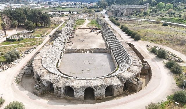 Cam fırınların çıktığı Perge Antik Kenti'ndeki kazı Şişecam'la devam edecek