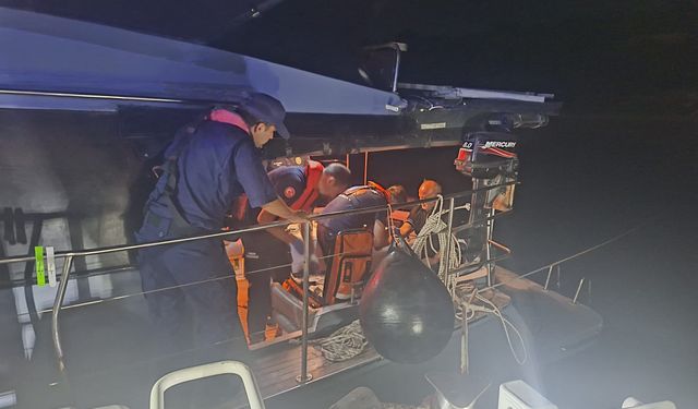 Urla'da teknede rahatsızlanan kişi tahliye edildi