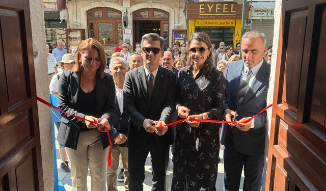 İzmir'de halk eğitimden yıl sonu sergisi!
