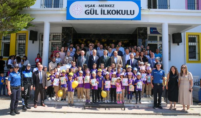 Uşak'ta 65 bin 245 öğrenci karnesini aldı!