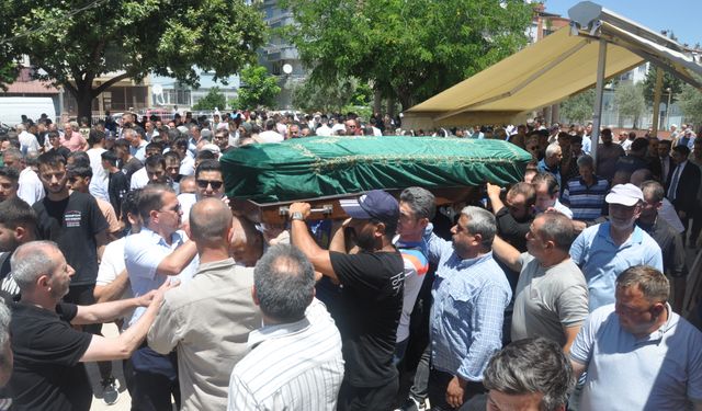İzmir'de kazda hayatını kaybeden motosiklet sürücüsü defnedildi