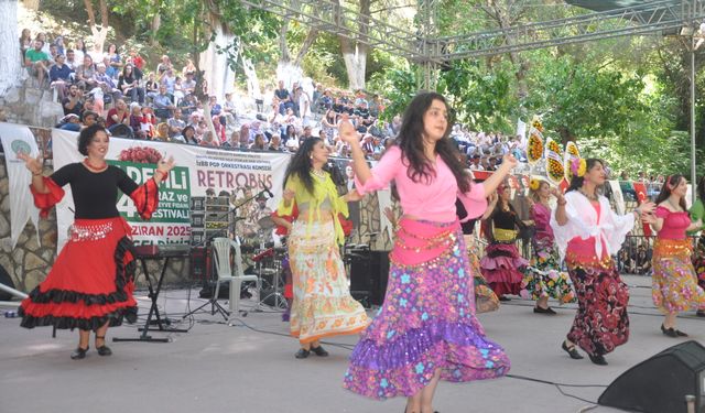 İzmir'de kiraz ve meyve fidanı festivali!