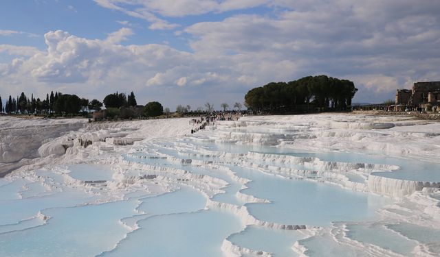 Pamukkale, bayram tatilinde 53 binden fazla misafir ağırladı!