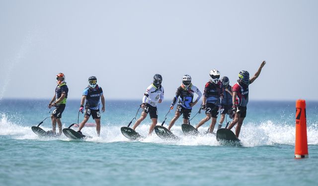 Türkiye'de ilk kez yapılan Dünya Motosurf Şampiyonası başladı !