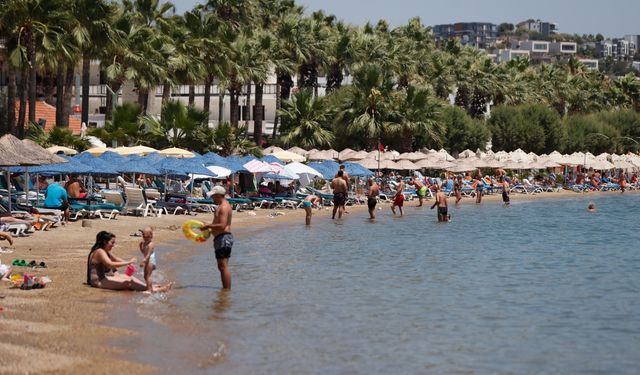 Muğla'da sıcak hava sahillerde yoğunluk oluşturdu
