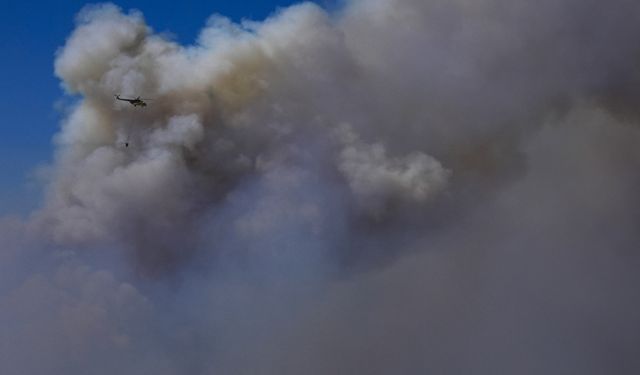Ödemiş'deki orman yangınına müdahale sürüyor