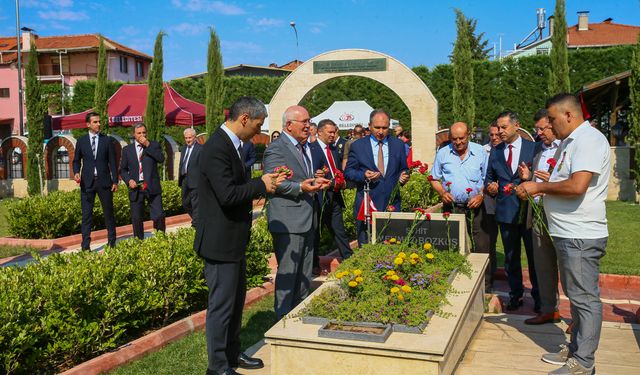 Uşak'ta 15 Temmuz dolayısıyla şehit kabirleri ziyaret edildi