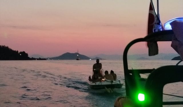 Fethiye'de sürüklenen teknedeki 4 kişi kurtarıldı