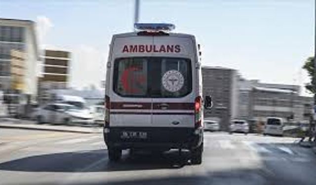 İzmir'de 70 işçi  gıda zehirlenmesi şüphesiyle hastaneye kaldırıldı