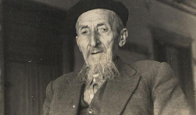 Uşak'ta heykeli dikilen Nuri Şeker'in doğumuyla ilgili hata düzeltildi!