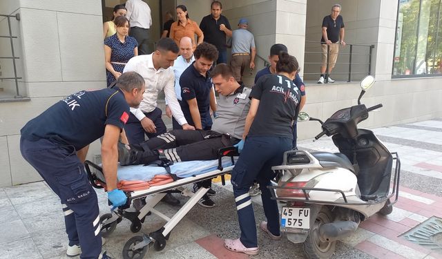 Manisa'da sıramatik cihazından elektrik akımına kapılan güvenlik görevlisi hastaneye kaldırıldı