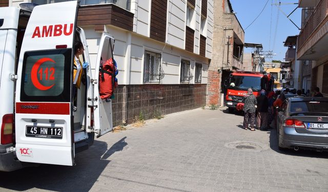 Manisa'da asansör tamir eden işçi sıkıştı !
