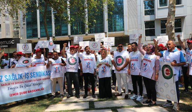 İzmir'de Öz Sağlık-İş Sendikası'ndan eylem!
