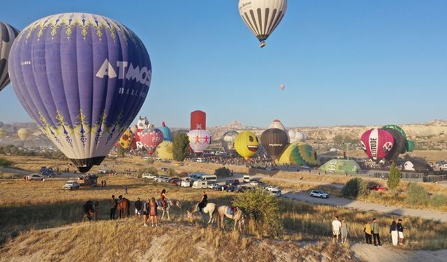 Kapadokya balon festivali yoğun ilgi gördü
