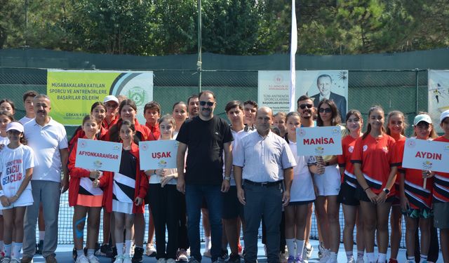 Uşak'ında katıldığı ANALİG Tenis Grup Müsabakaları başladı