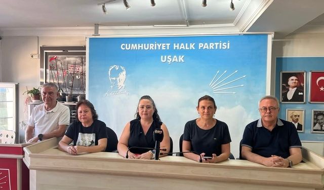 CHP Uşak İl Kadın Kolları, kadın cinayetlerine karşı tepkisini ortaya koydu
