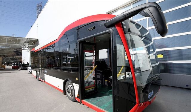 Uşak Belediyesi'nin elektrikli otobüsleri 19 Nisan 2026 Pazar günü üniversiteye ücretsiz taşıma yapacak