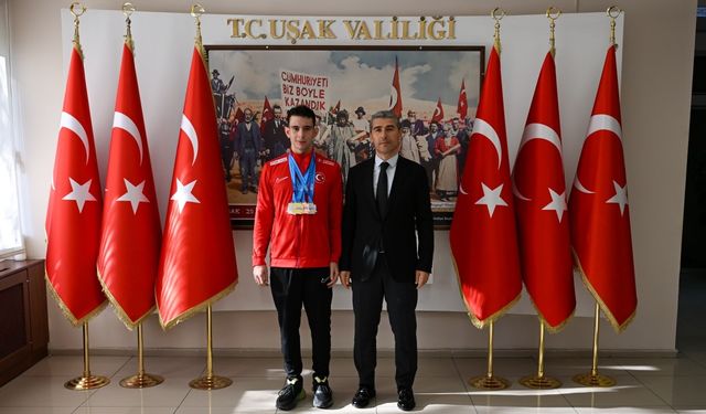 Uşaklı dünya şampiyonu Bilge Kağan Yılgın'ı ağırladı