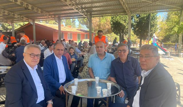 AK Parti Uşak Milletvekili İsmail Güneş'in annesi Rabia Güneş'in ruhu için mevlit okundu