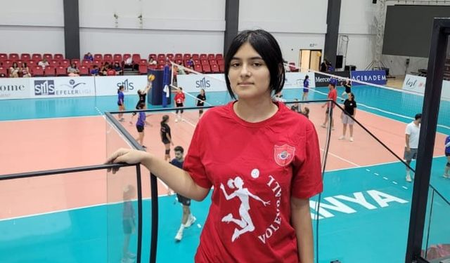 Selendili Kardelen Su Kılıçarslan, Alanya Belediyespor'a transfer oldu