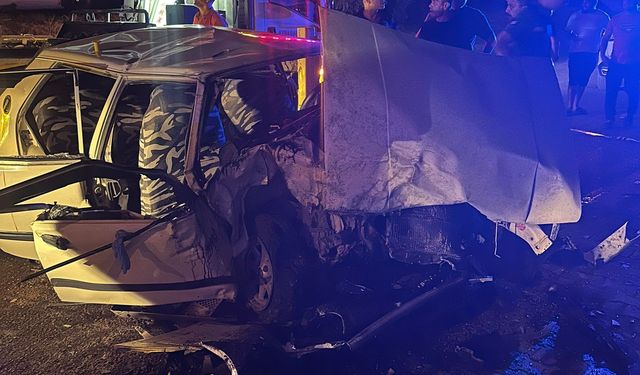 Aydın'da 2 otomobil çarpıştı; 8 yaralı !