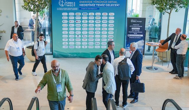 İzmir'de Türkiye Rüzgar Enerjisi Kongresi başladı