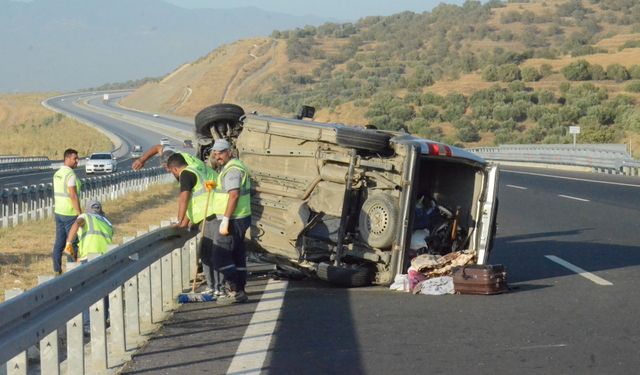 Aydın'da minibüs bariyere çarptı; 1 ölü, 2 yaralı!