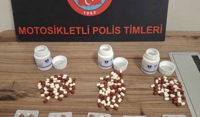 Manisa'da motosiklette yasaklı madde bulundu, 2 şüpheli gözaltına alındı