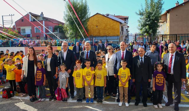 Uşak'ta ilk ders zili çaldı