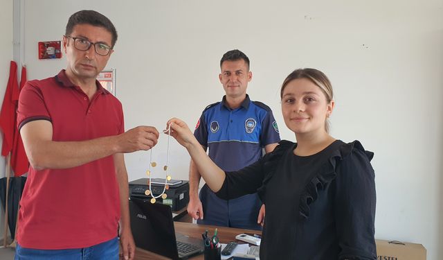 Manisa'da sokakta bulunan altın sahibine ulaştı