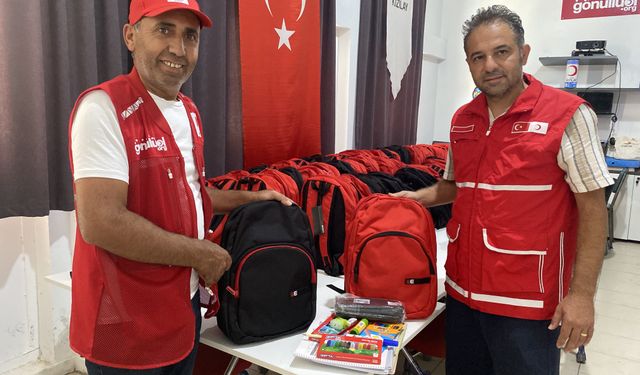 Kızılay Alaşehir'de öğrencilere kırtasiye desteği sağladı