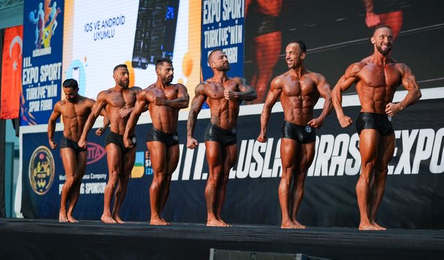 İzmir'de Uluslararası Mr. Universe Vücut Geliştirme Yarışması yapıldı