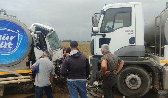 İzmir'de 2 süt kamyonu çarpıştı, 1 kişi yaralandı