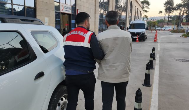 İzmir merkezli FETÖ operasyonunda 35 kişi yakalandı