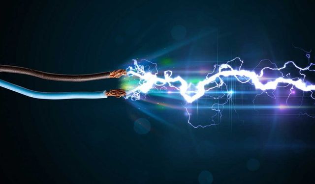 Manisa'da ceviz topluyordu  elektrik akımına kapıldı ağır yaralandı!
