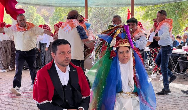 Uşak Eşme Kazaklar'da Geleneksel Güz Şenliği ilgi odağı oldu