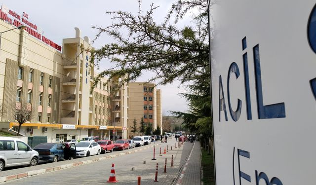 Uşak Eğitim ve Araştırma Hastanesi'nde 10'uncu genel cerrah göreve başladı