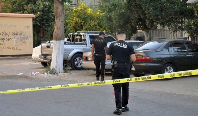 İzmir'de kavgada silahlar konuştu, 1'i ağır 2 yaralı!