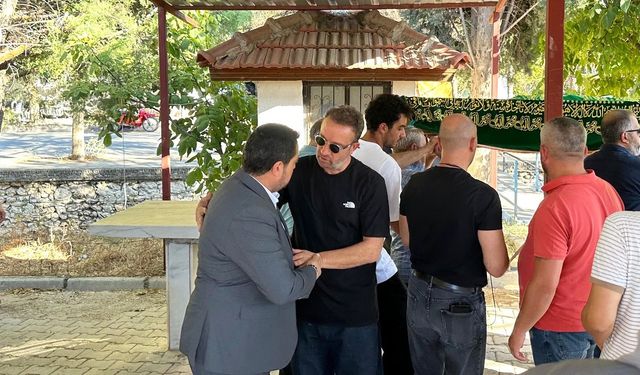 Eşref Rüya'ın Sadık Güleryüz'ü Uşaklı oyuncu Şener Savaş'ın babası Mehmet Savaş ebediyete uğurlandı