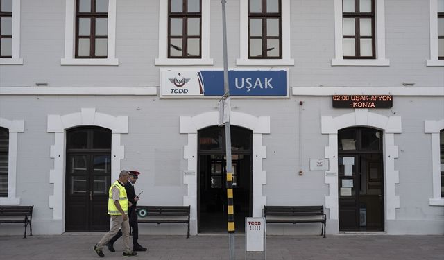 Uşak'ın Ankara ve İzmir'e ulaşımını kısaltacak yoldaki kritik eşik aşıldı