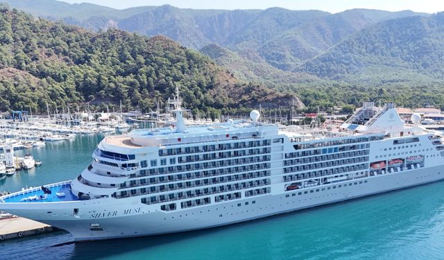 Marmaris'te "Silver Muse" kruvaziyeri 553 turist geldi !