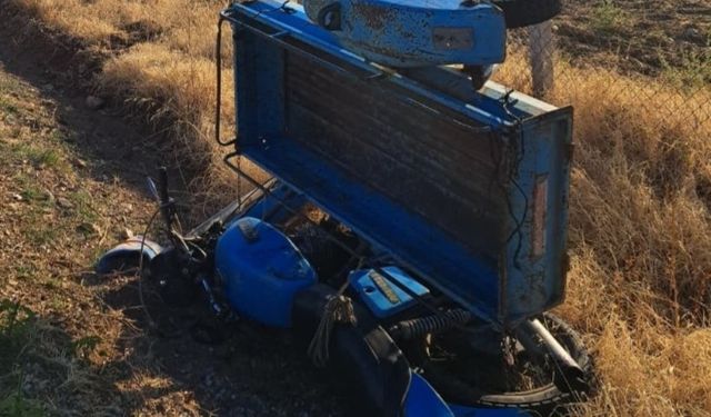Manisa'da sepetli motosiklet devrildi, sürücü öldü!